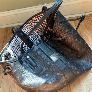 MCM Shoulder bag with clutch